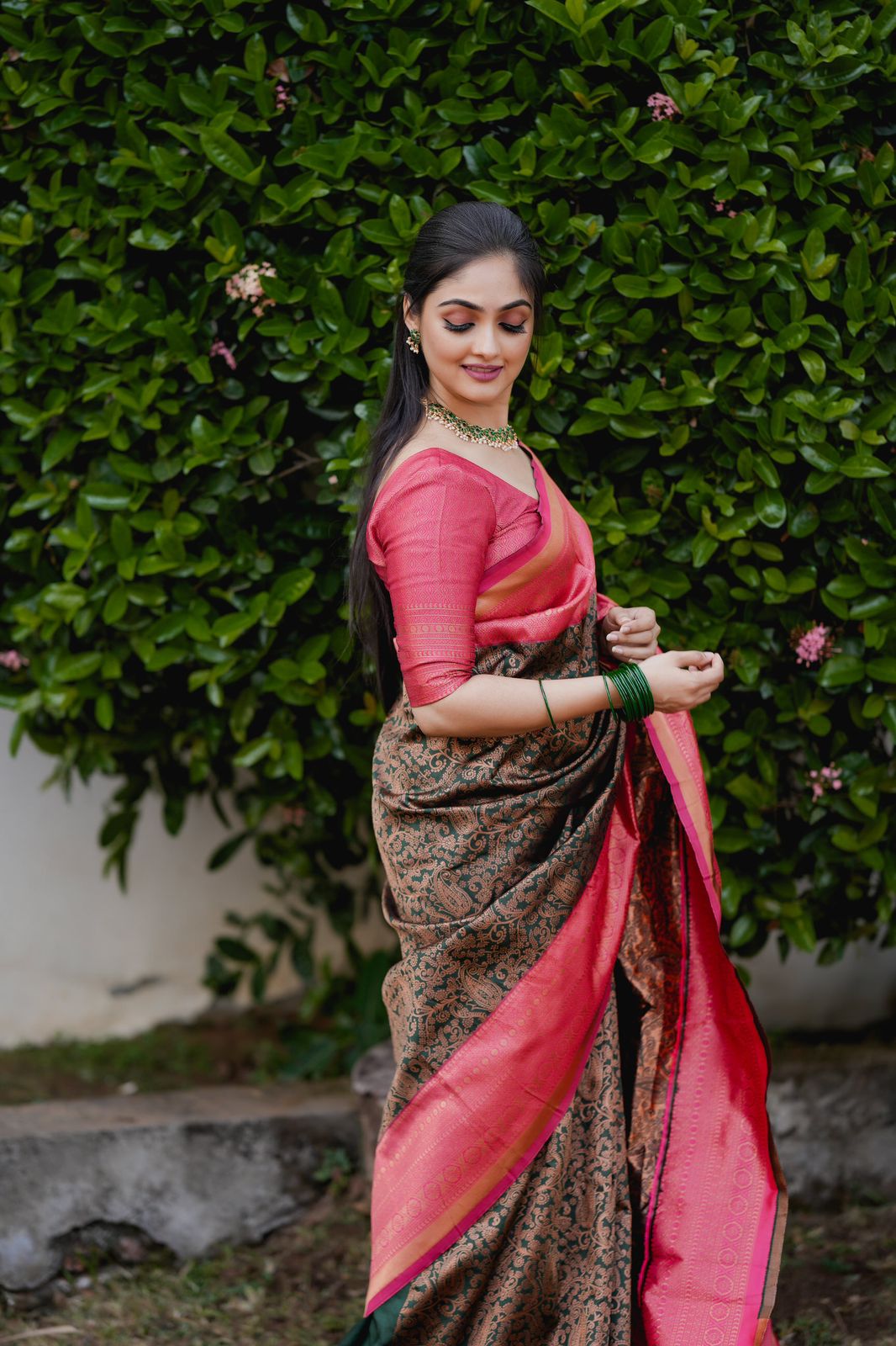 Cynosure Green Soft Banarasi Silk Saree With Exemplary Blouse Piece