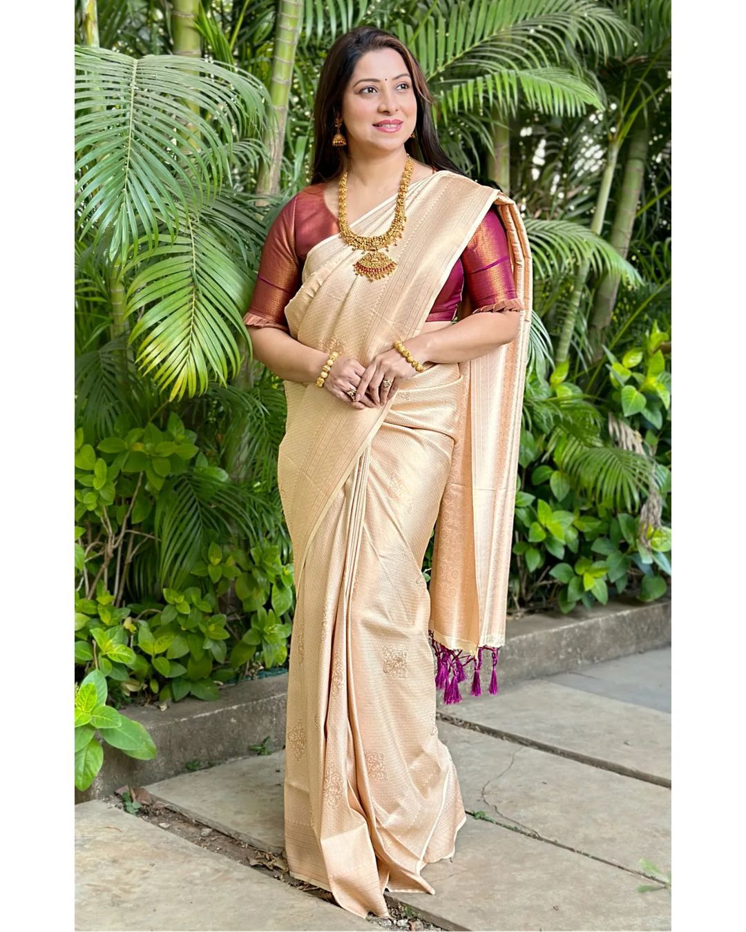 Dulcet Cream Soft Silk Saree With Lissome Blouse Piece