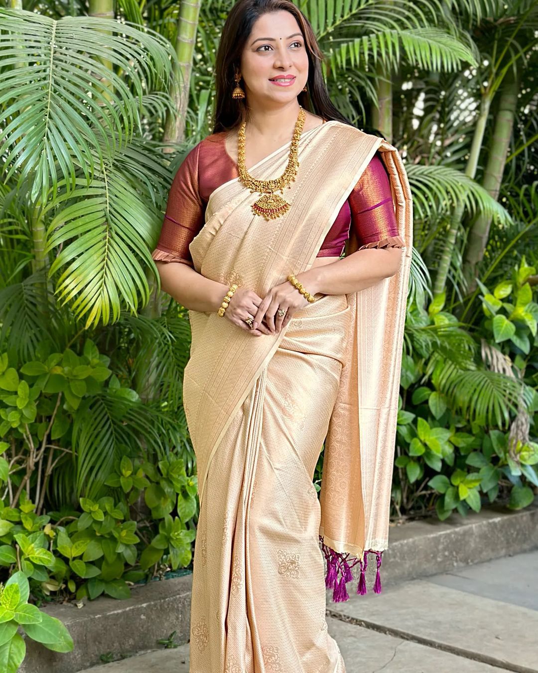 Dulcet Cream Soft Silk Saree With Lissome Blouse Piece