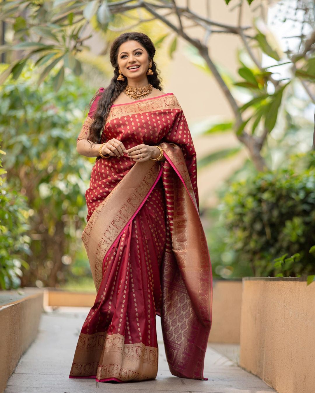 Chatoyant Maroon Soft Banarasi Silk Saree With Capricious Blouse Piece