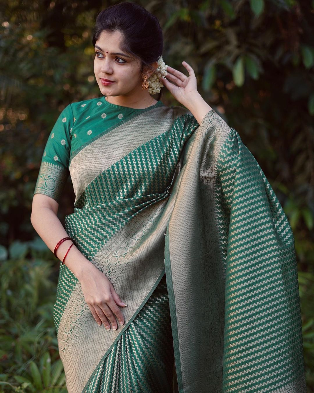 Sophisticated Green Soft Silk Saree With Ailurophile Blouse Piece