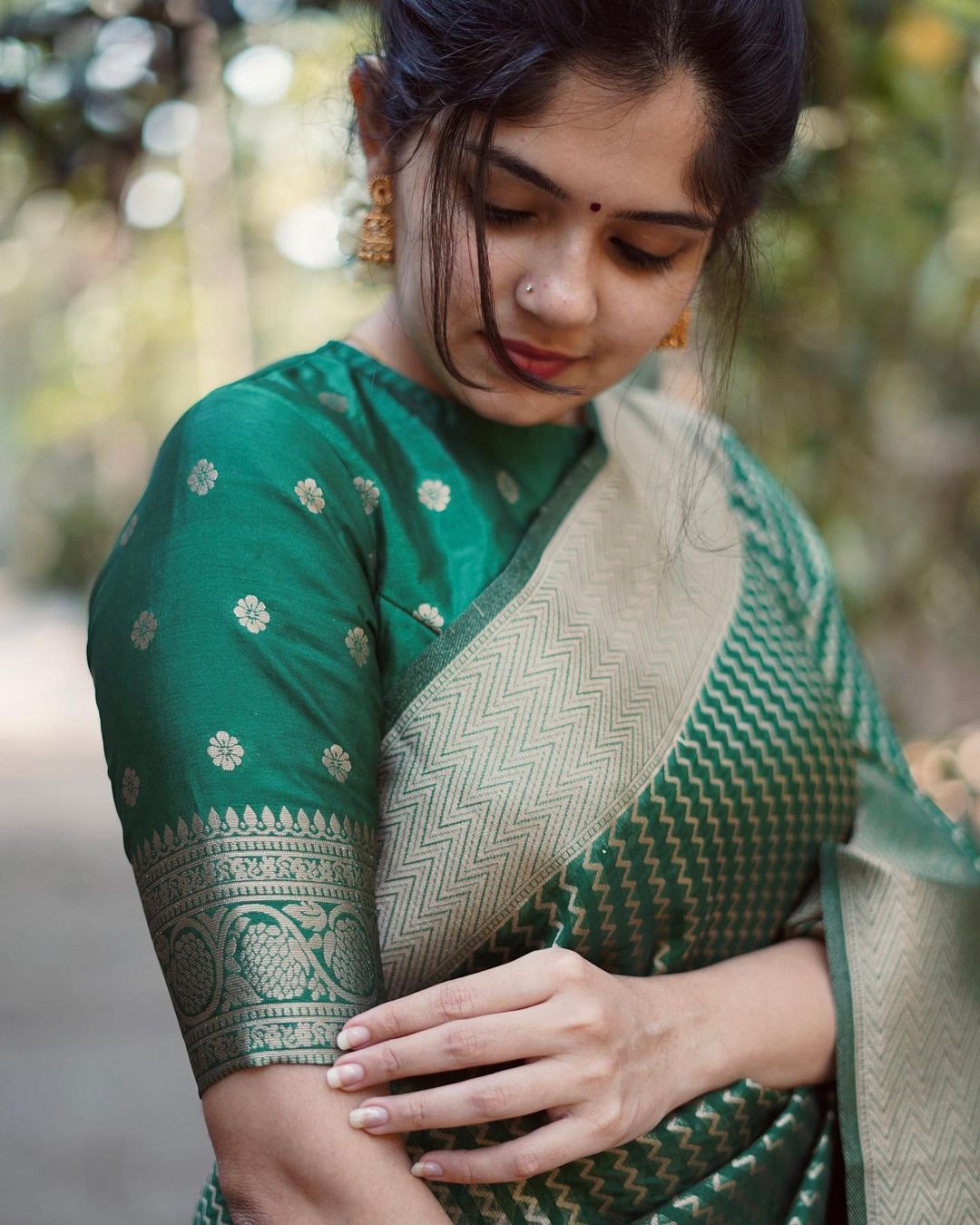 Sophisticated Green Soft Silk Saree With Ailurophile Blouse Piece