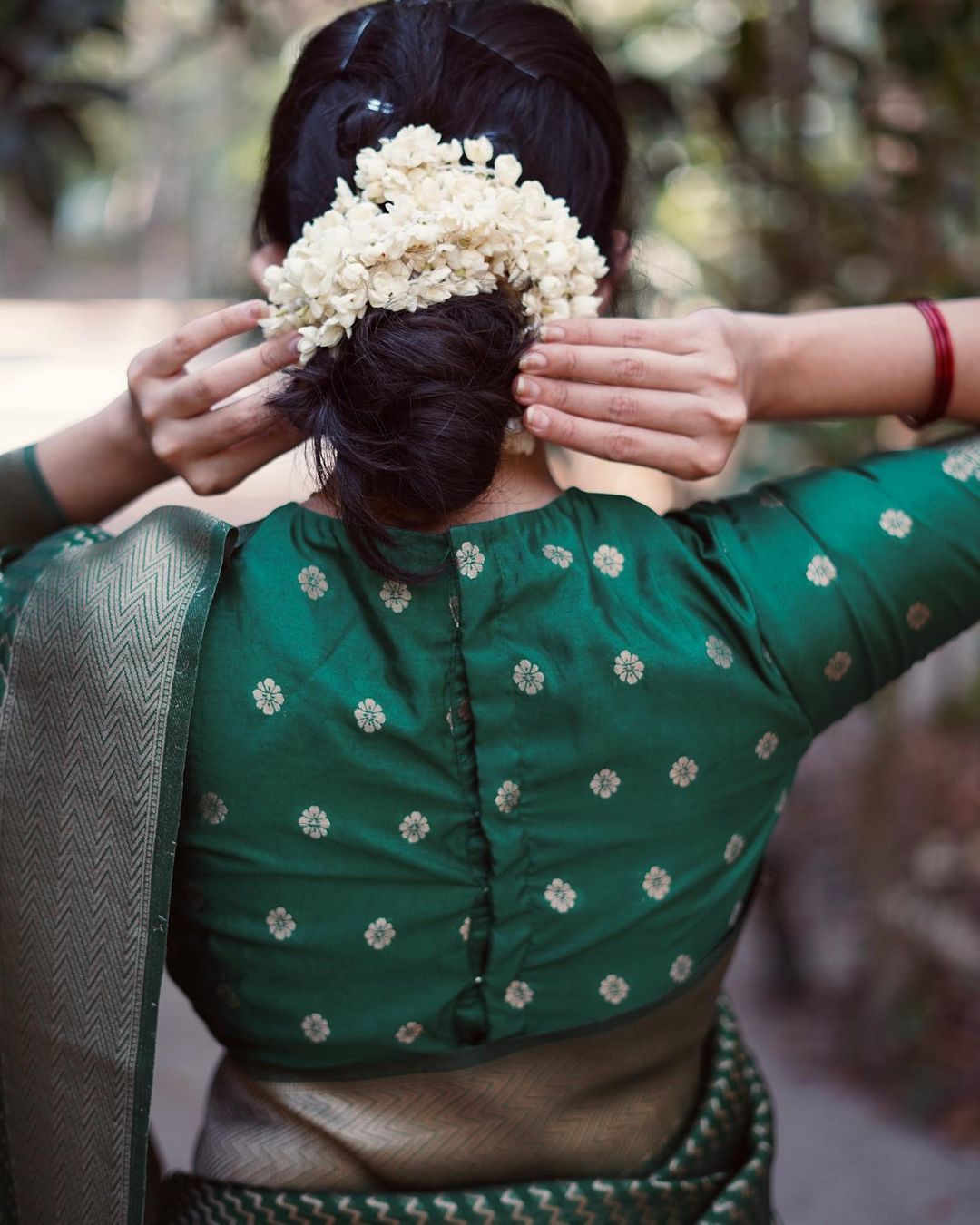 Sophisticated Green Soft Silk Saree With Ailurophile Blouse Piece