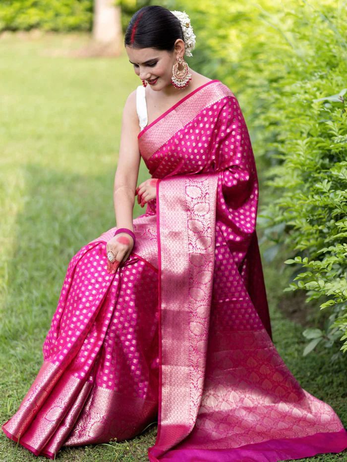 Glorious Dark Pink Soft Silk Saree With Propinquity Blouse Piece