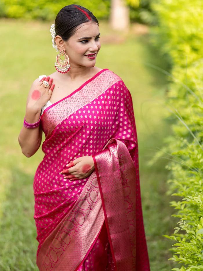 Glorious Dark Pink Soft Silk Saree With Propinquity Blouse Piece