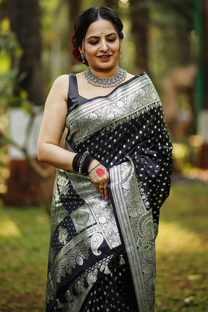 Dulcet Black Soft Silk Saree With Mesmerising Blouse Piece