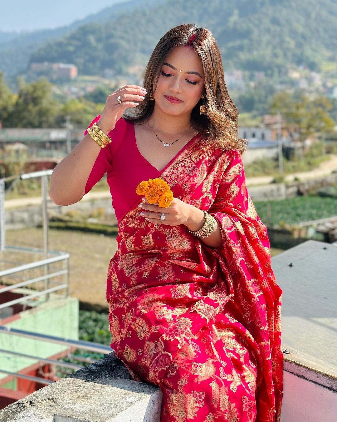 Ravishing Dark Pink Soft Silk Saree With Gratifying Blouse Piece