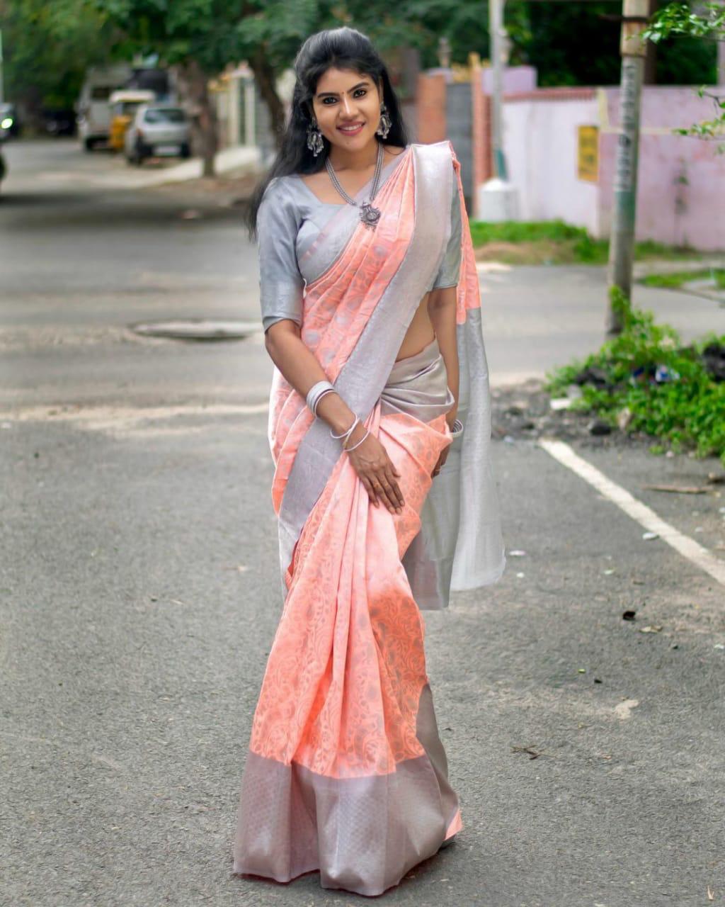 Fragrant Pink Soft Silk Saree With Enticing Blouse Piece