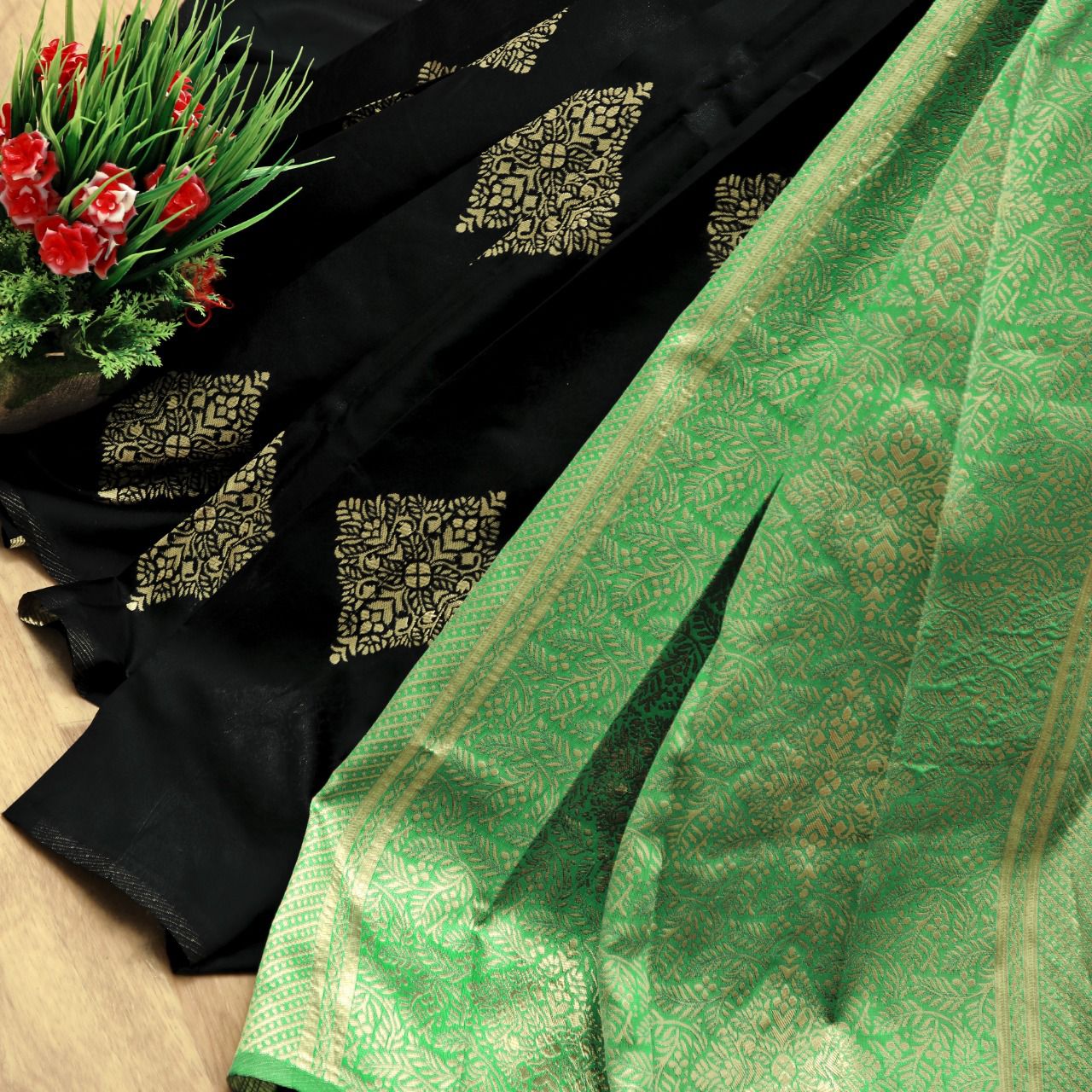 Sempiternal Black Soft Silk Saree With Exuberant Blouse Piece