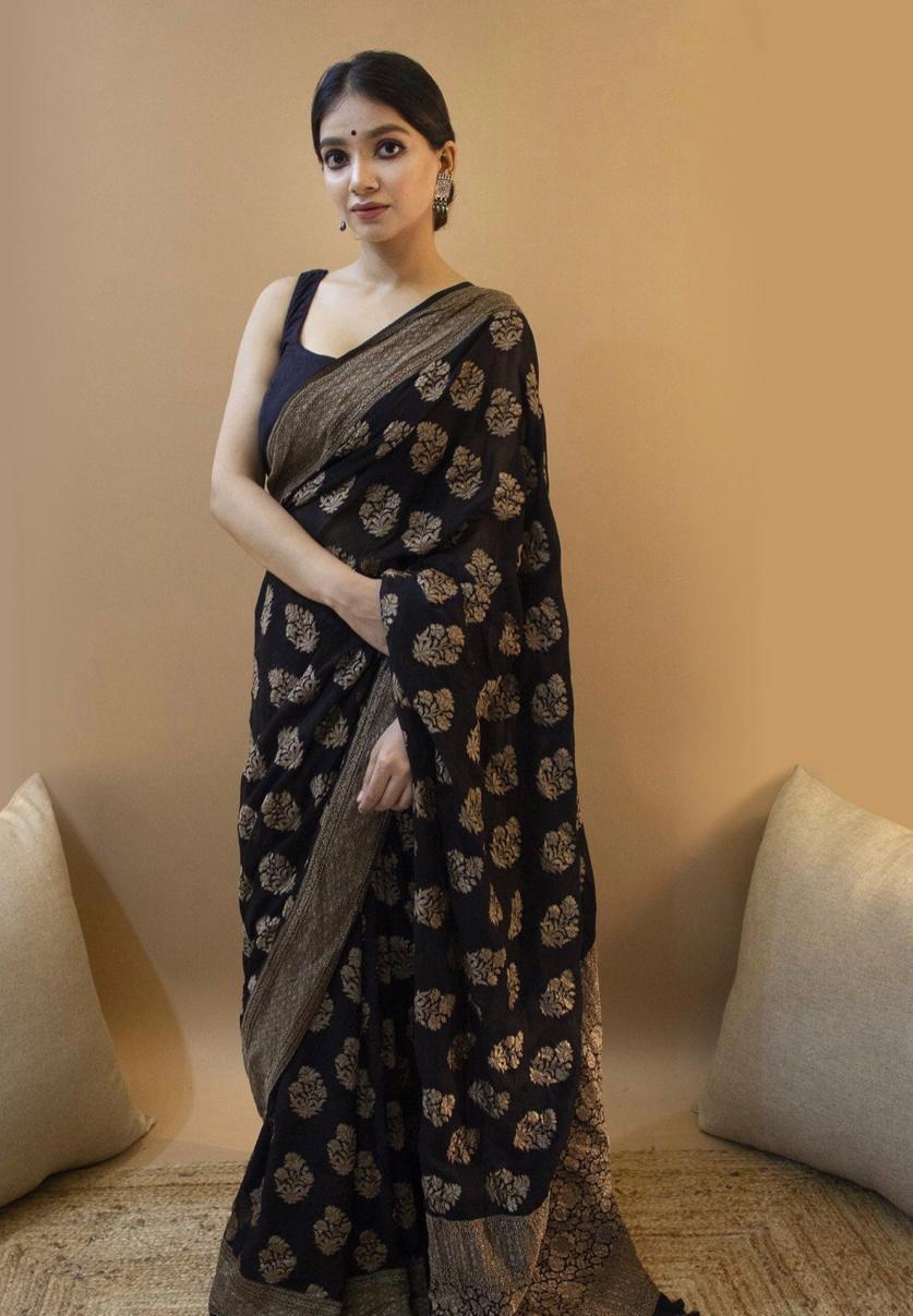 Profuse Black Soft Silk Saree With Devastating Blouse Piece