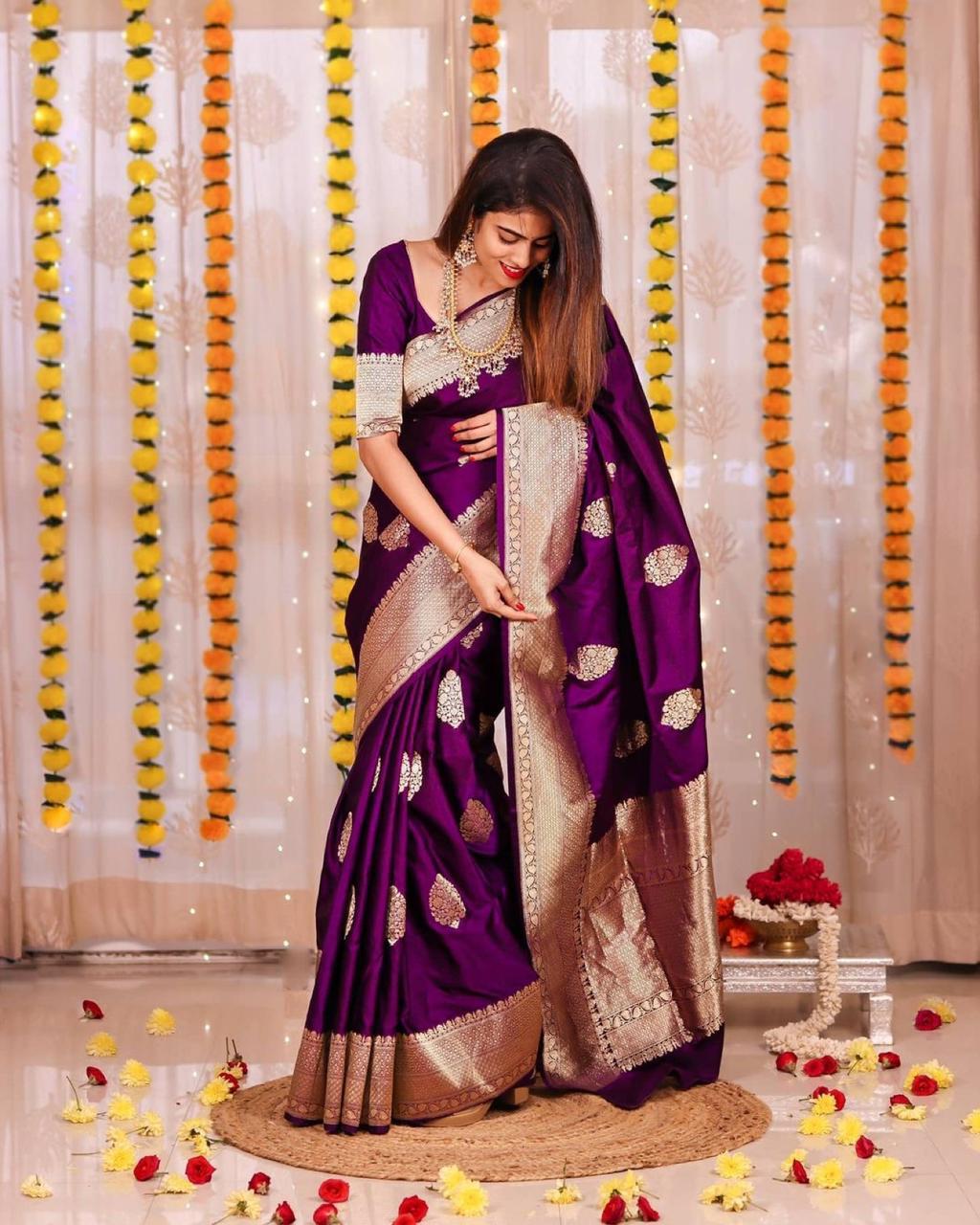 Eclat Purple Soft Banarasi Silk Saree With Surreptitious Blouse Piece