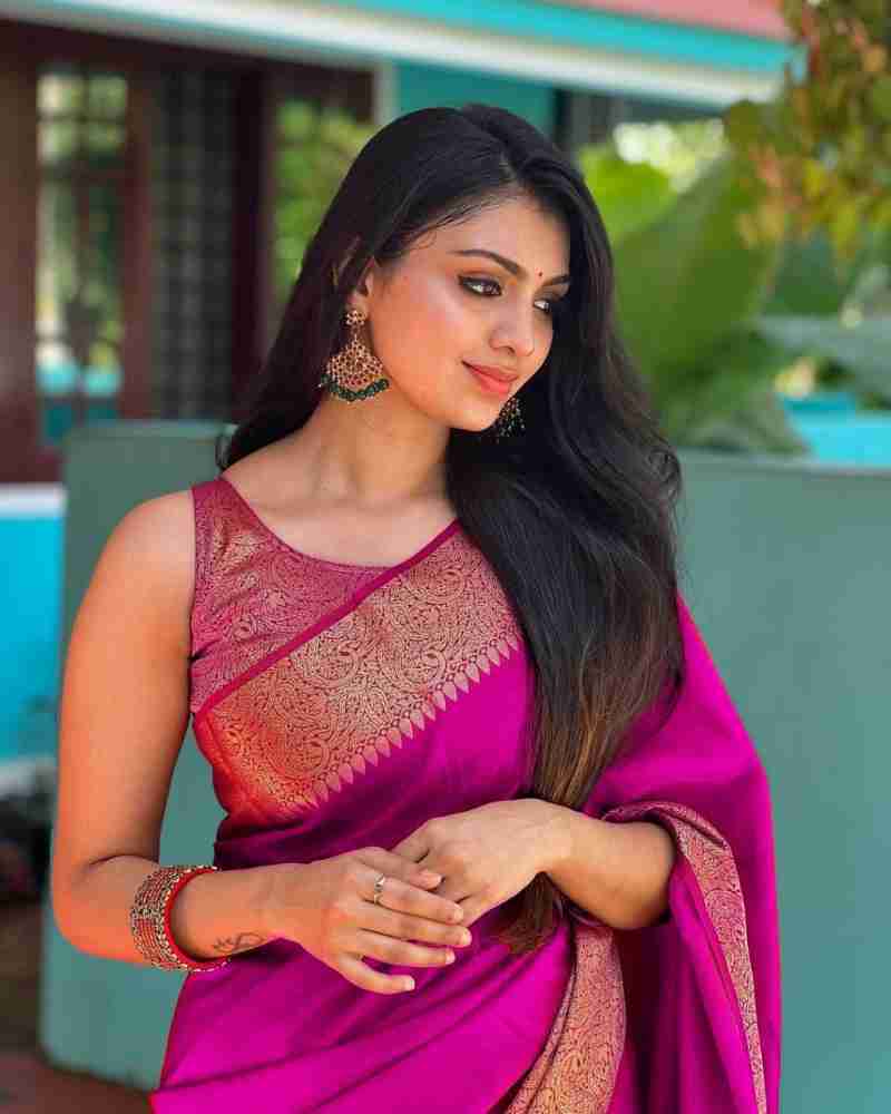 Capricious Dark Pink Soft Silk Saree With Amiable Blouse Piece