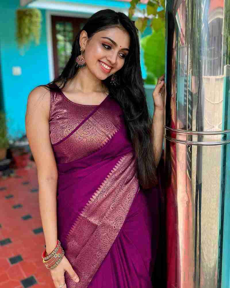 Gratifying Purple Soft Silk Saree With Glittering Blouse Piece