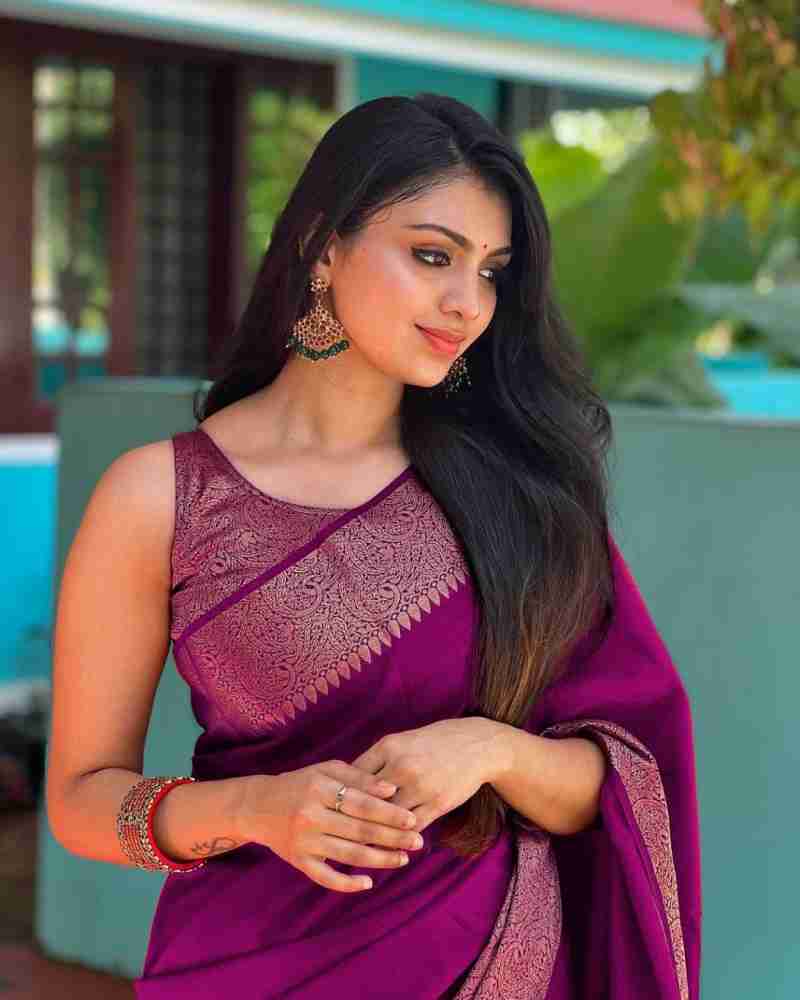 Gratifying Purple Soft Silk Saree With Glittering Blouse Piece