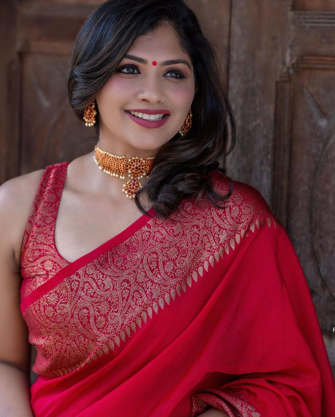 Flaunt Red Soft Silk Saree With An Blouse Piece