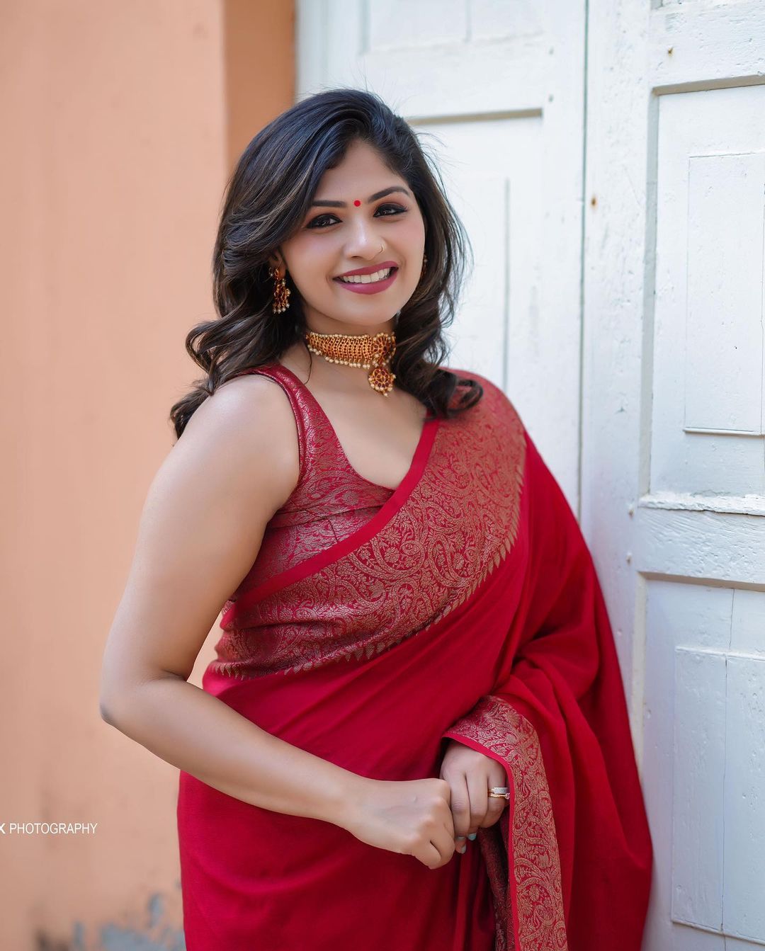 Flaunt Red Soft Silk Saree With An Blouse Piece