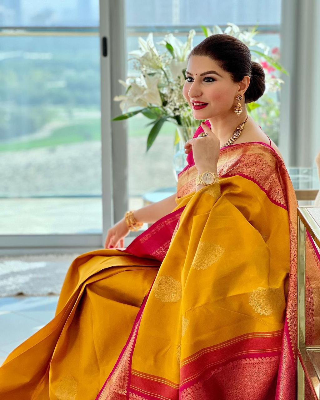 Diaphanous Yellow Soft Banarasi Silk Saree With Moiety Blouse Piece