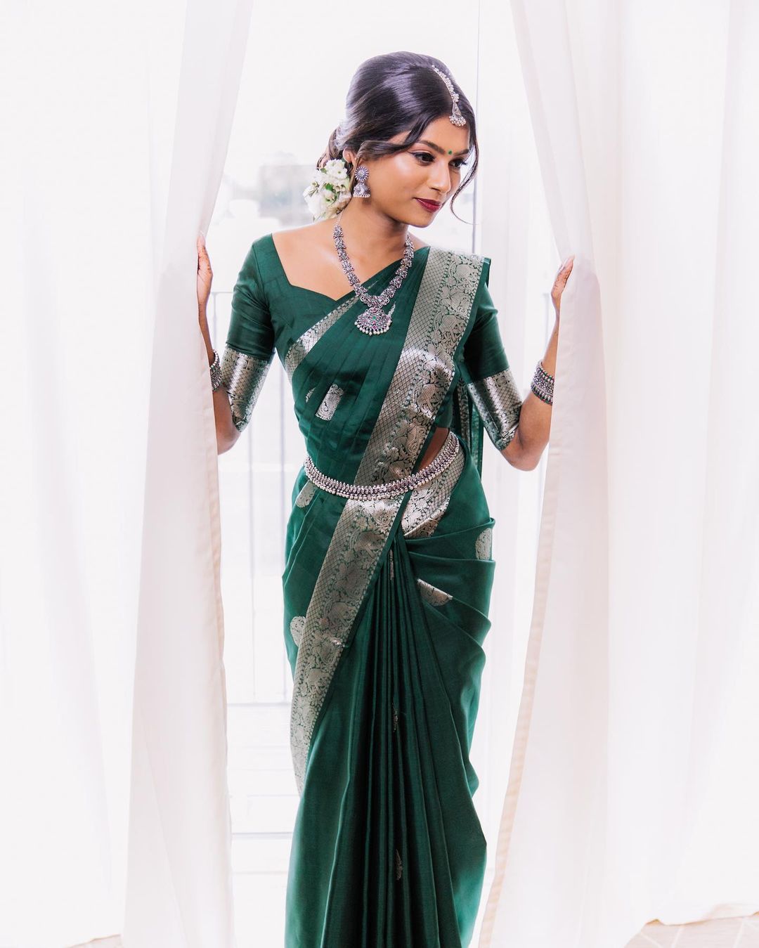 Pretty Dark Green Soft Banarasi Silk Saree With Flattering Blouse Piece