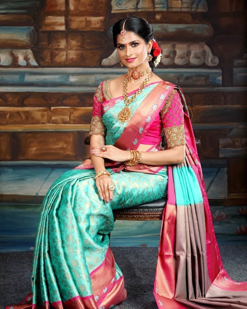 Entrancing Sky Soft Silk Saree With Girlish Blouse Piece