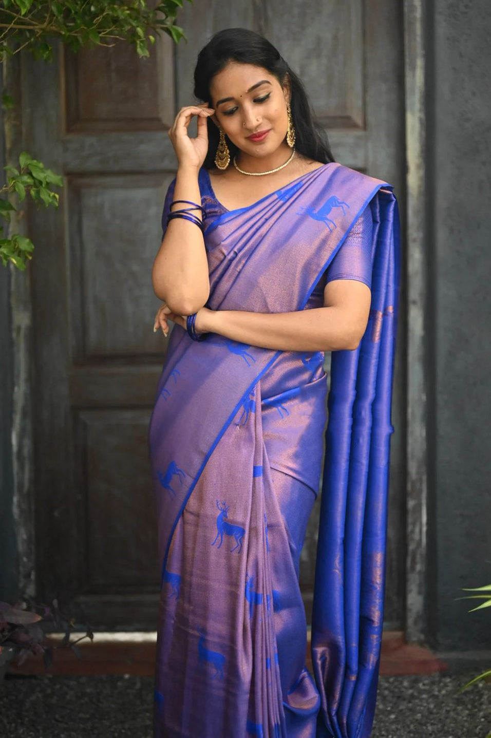 Flamboyant Royal Blue Soft Silk Saree With Engrossing Blouse Piece