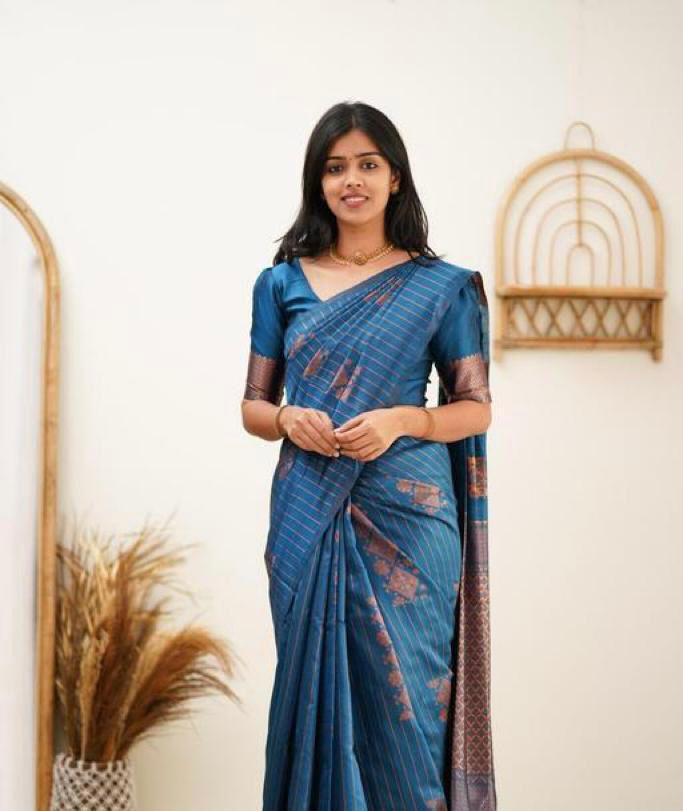 Dazzling Rama Soft Silk Saree With An Blouse Piece