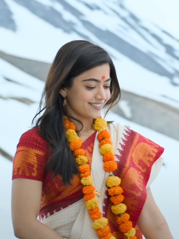 Blissful White Soft Silk Saree With Inimitable Blouse Piece