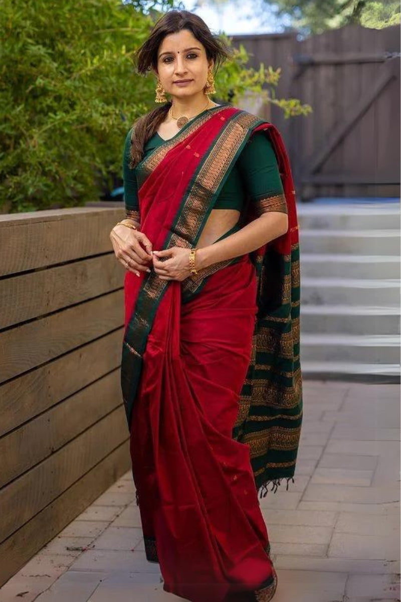 Lissome Red Soft Silk Saree With Enticing Blouse Piece