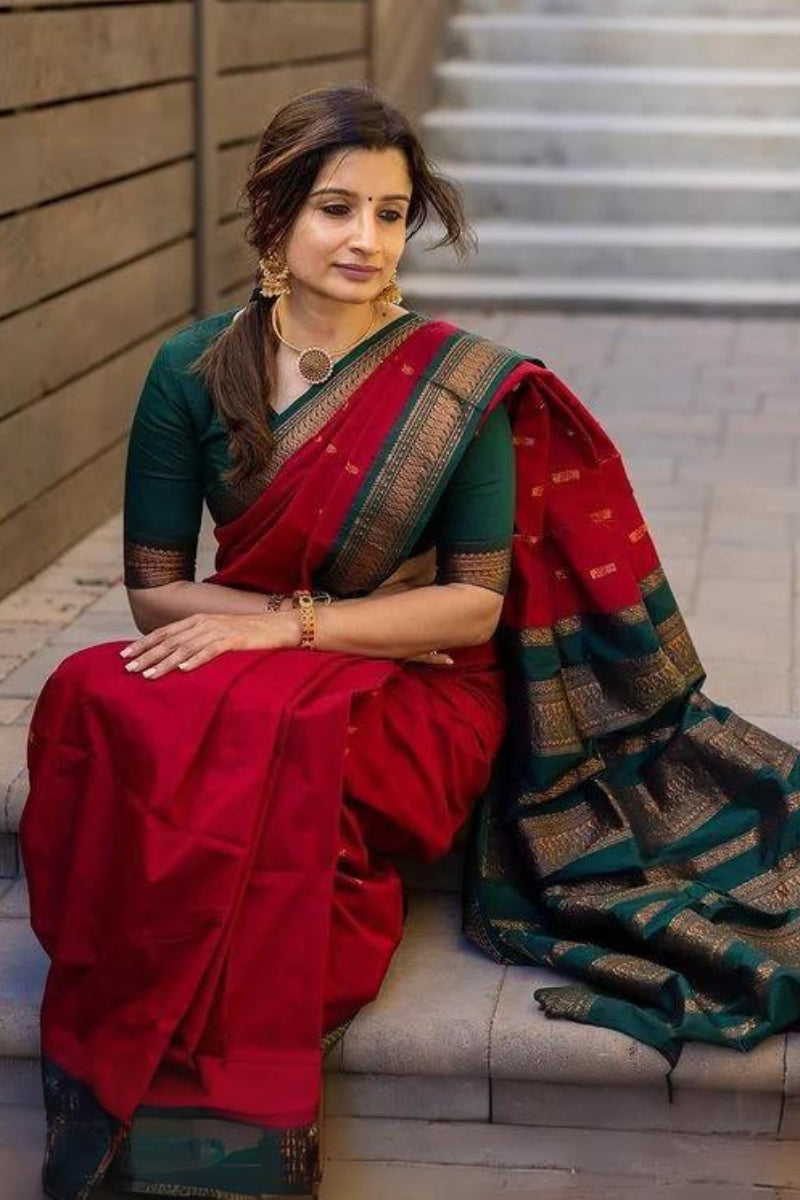 Lissome Red Soft Silk Saree With Enticing Blouse Piece