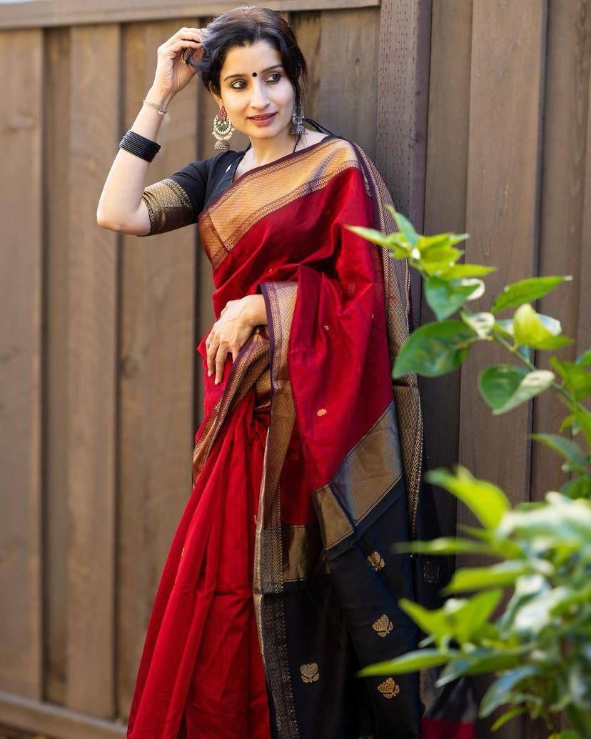 Fugacious Red Cotton Silk Saree With Charming Blouse Piece