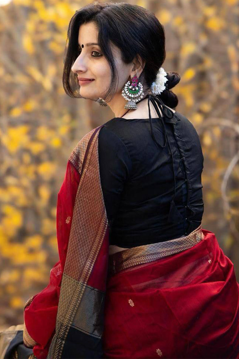 Fugacious Red Cotton Silk Saree With Charming Blouse Piece