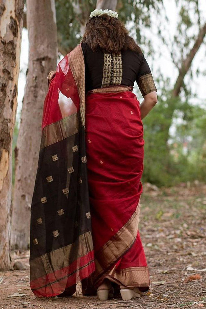 Fugacious Red Cotton Silk Saree With Charming Blouse Piece