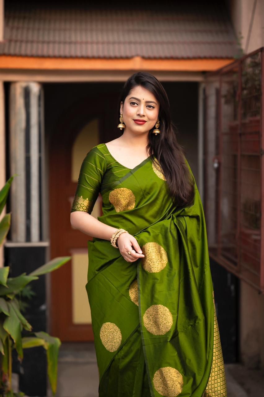 Demanding Green Soft Silk Saree With Moiety Blouse Piece