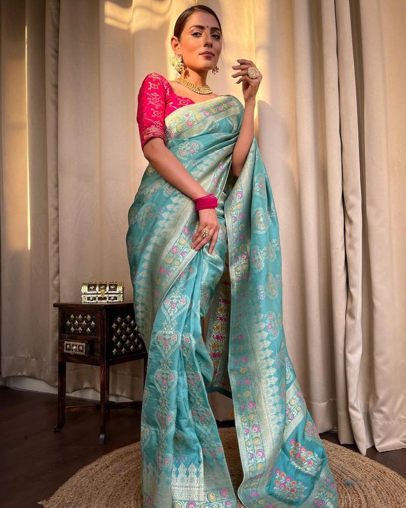 Divine Firozi Soft Silk Saree With Delectable Blouse Piece