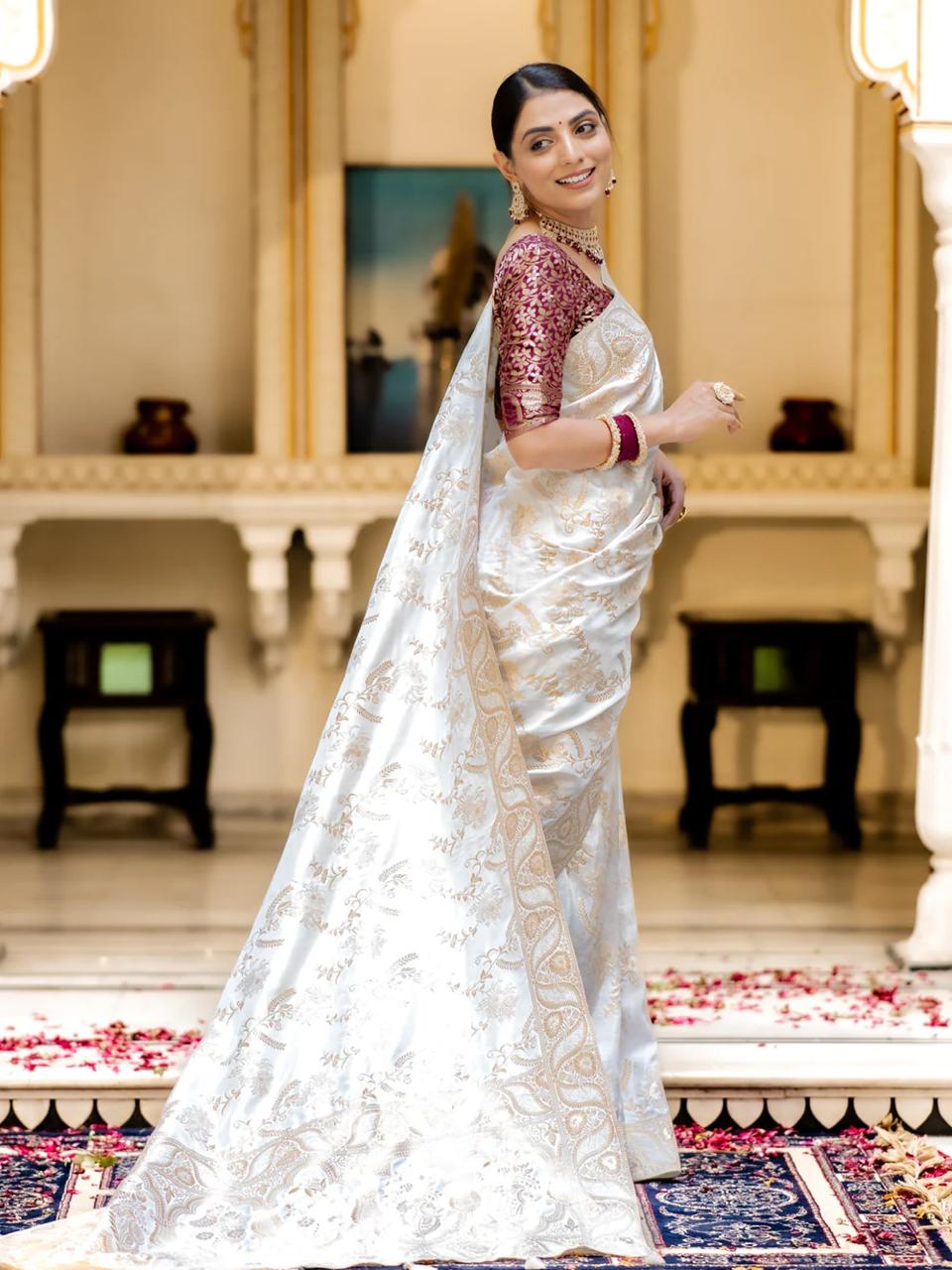 Exemplary Off White Soft Silk Saree With Unequalled Blouse Piece