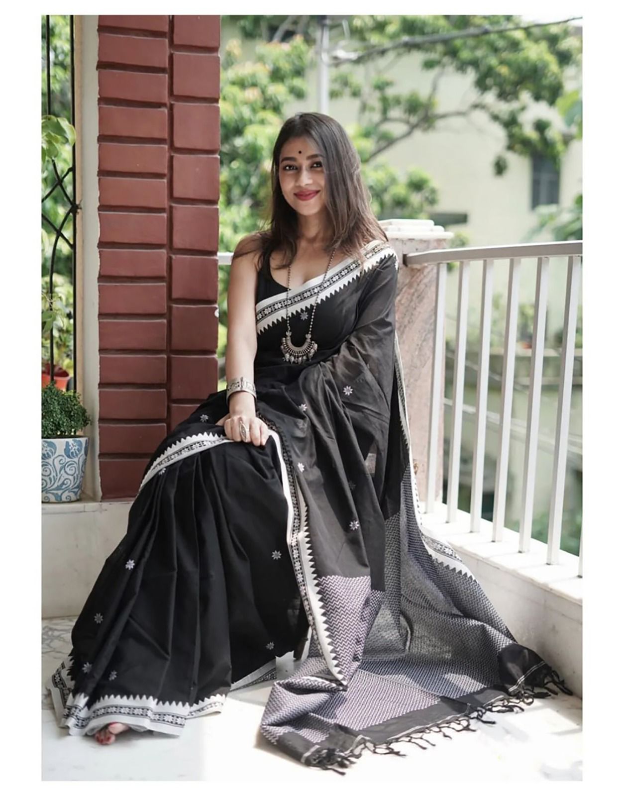 Excellent Black Cotton Silk Saree With Vivacious Blouse Piece