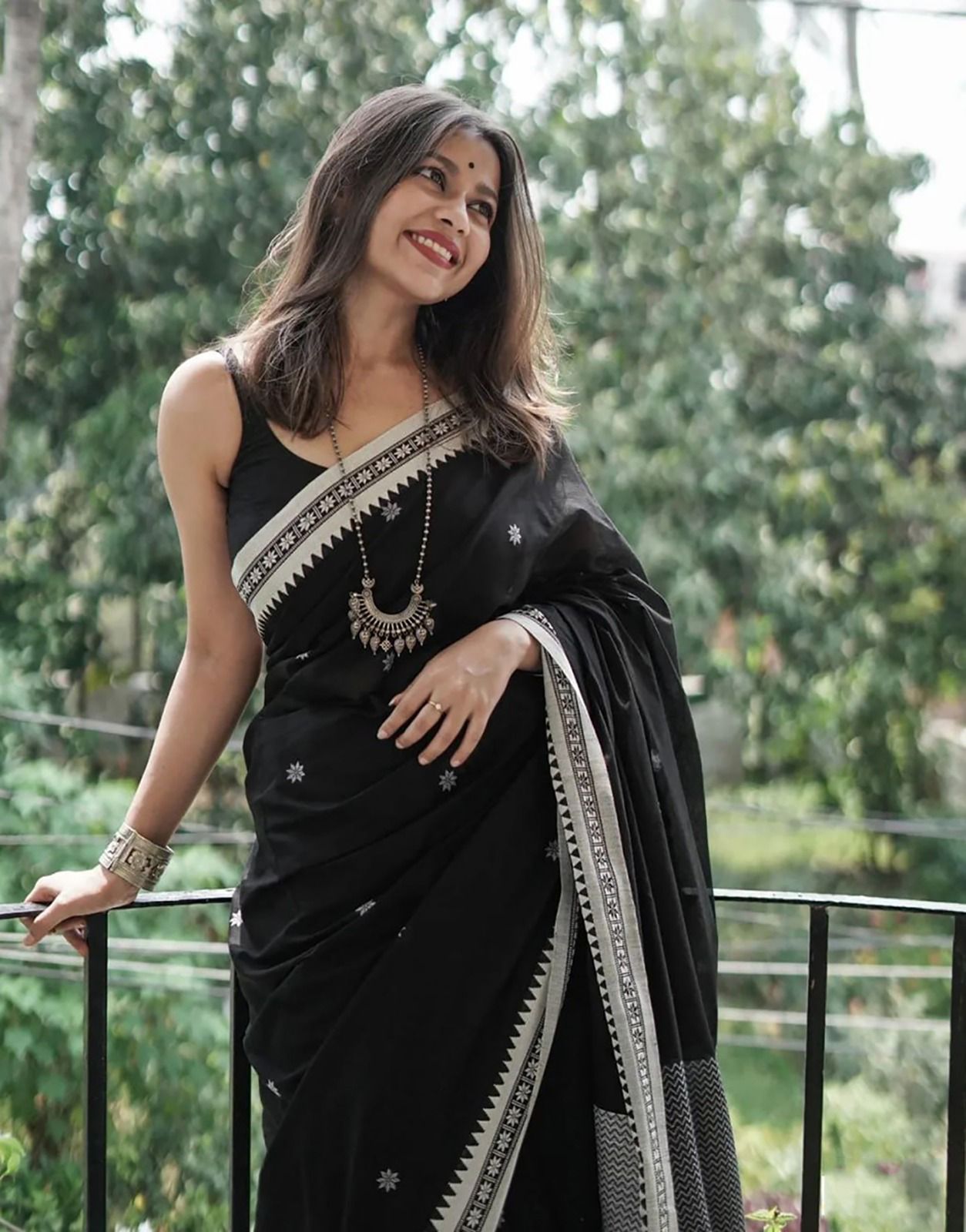 Excellent Black Cotton Silk Saree With Vivacious Blouse Piece