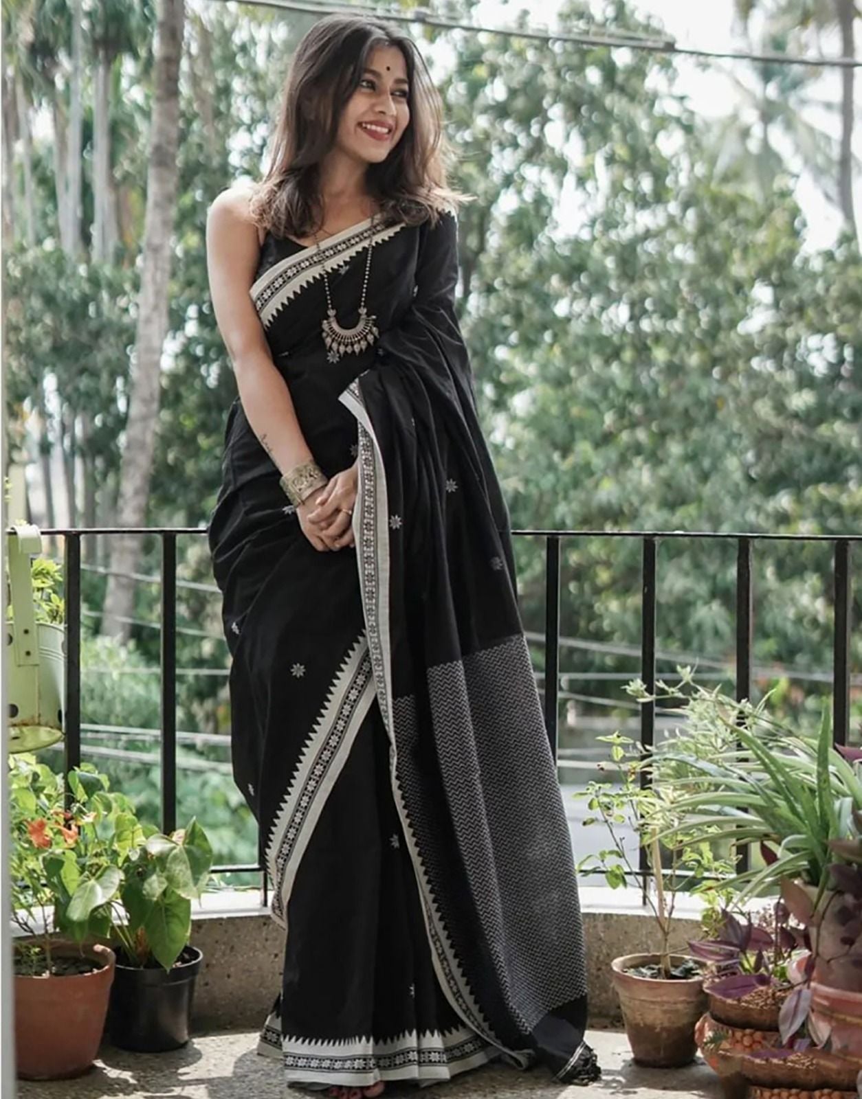 Excellent Black Cotton Silk Saree With Vivacious Blouse Piece