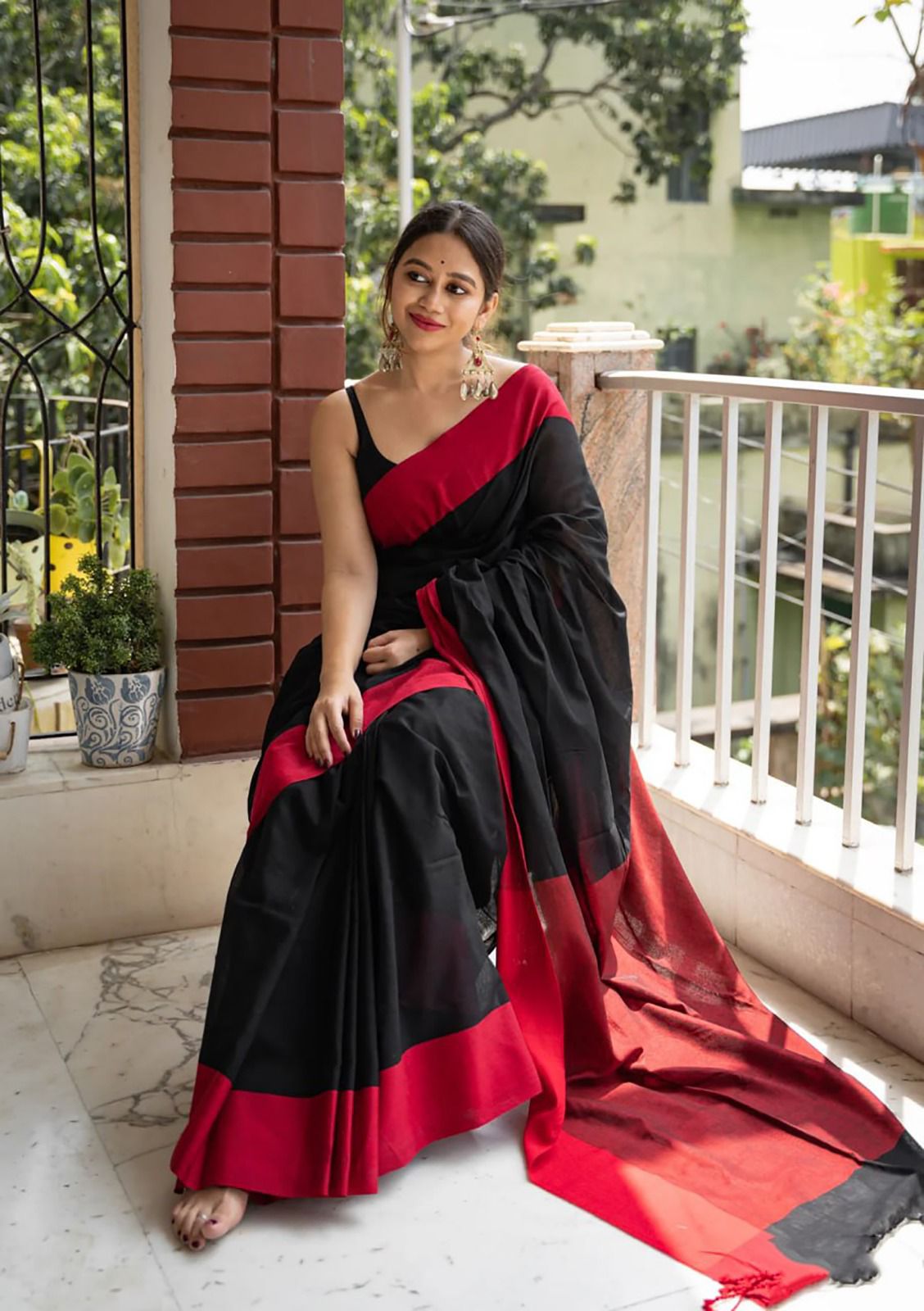 Enticing Black Cotton Silk Saree With Splendorous Blouse Piece