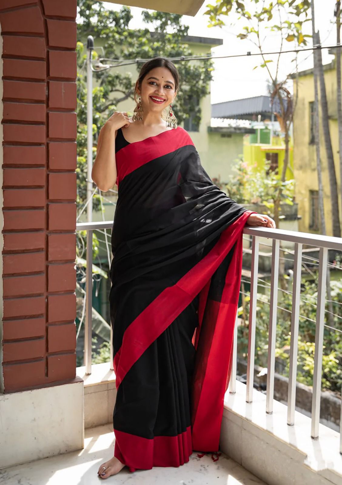 Enticing Black Cotton Silk Saree With Splendorous Blouse Piece