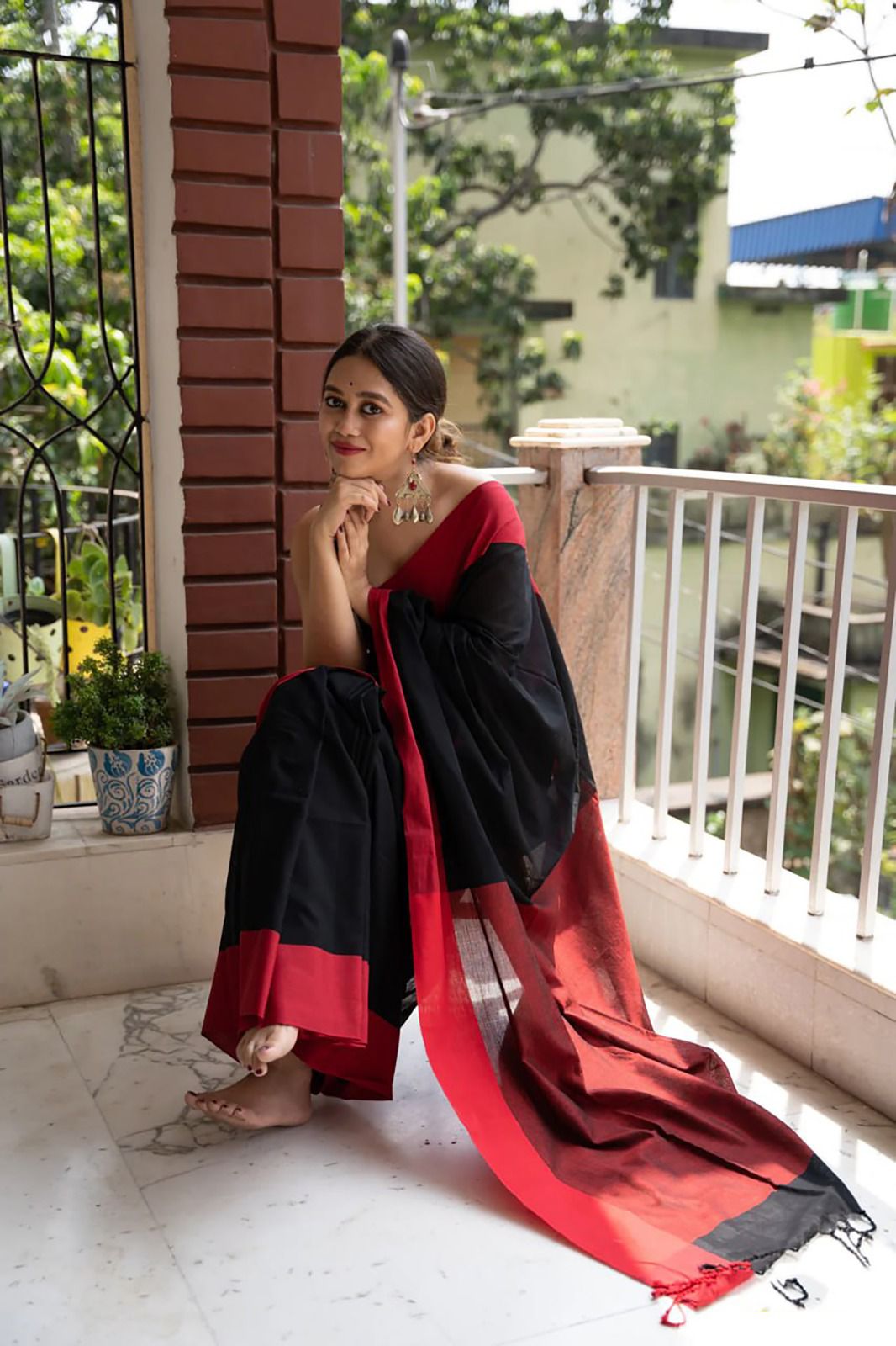 Enticing Black Cotton Silk Saree With Splendorous Blouse Piece