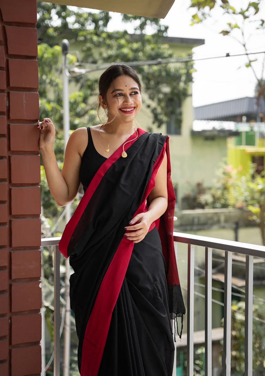 Enticing Black Cotton Silk Saree With Splendorous Blouse Piece