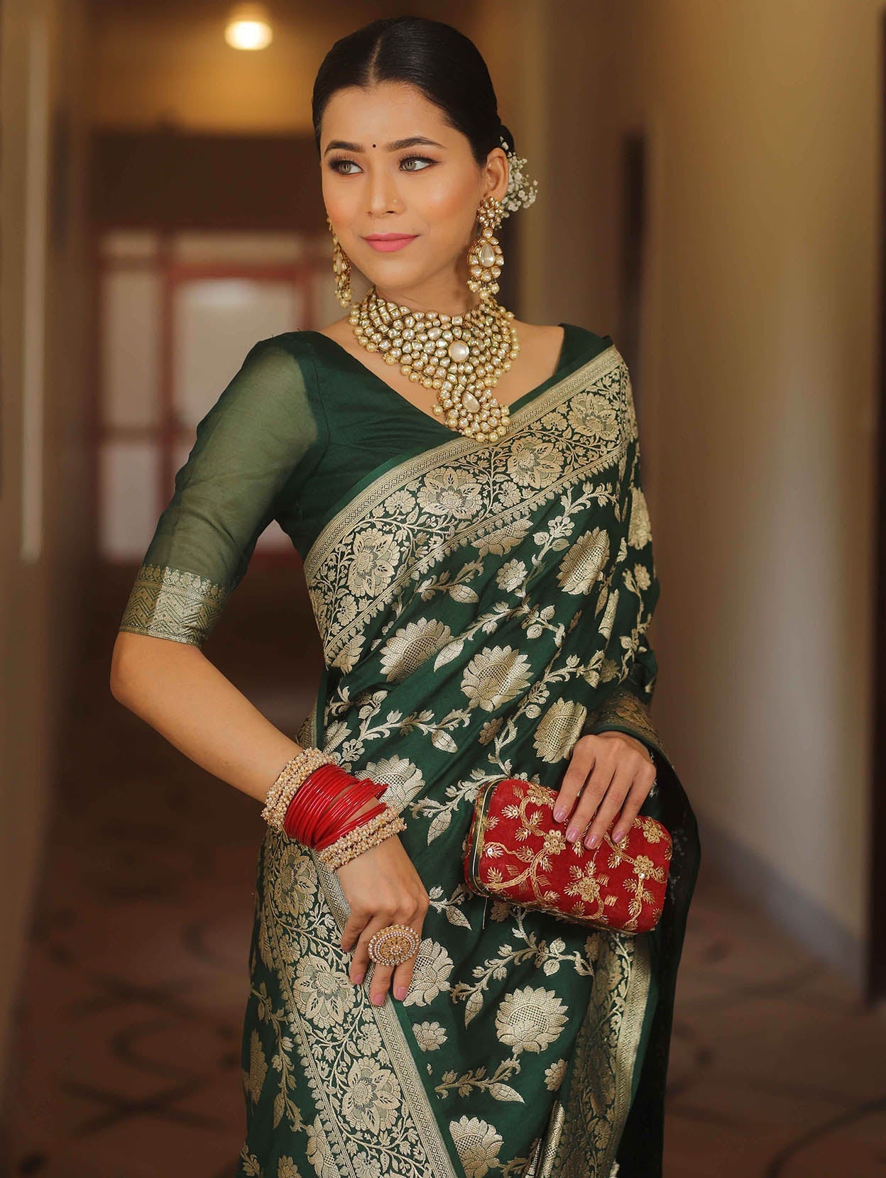 Deserving Dark Green Soft Silk Saree With Refreshing Blouse Piece