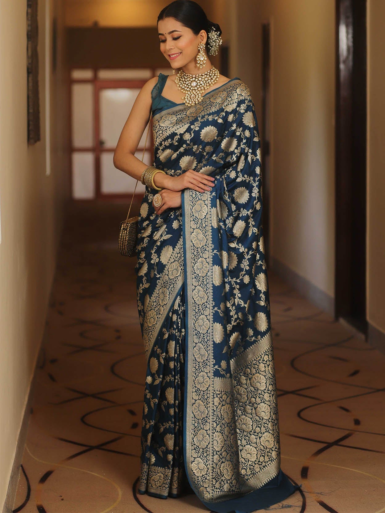 Charming Navy Blue Soft Silk Saree With Hypnotic Blouse Piece