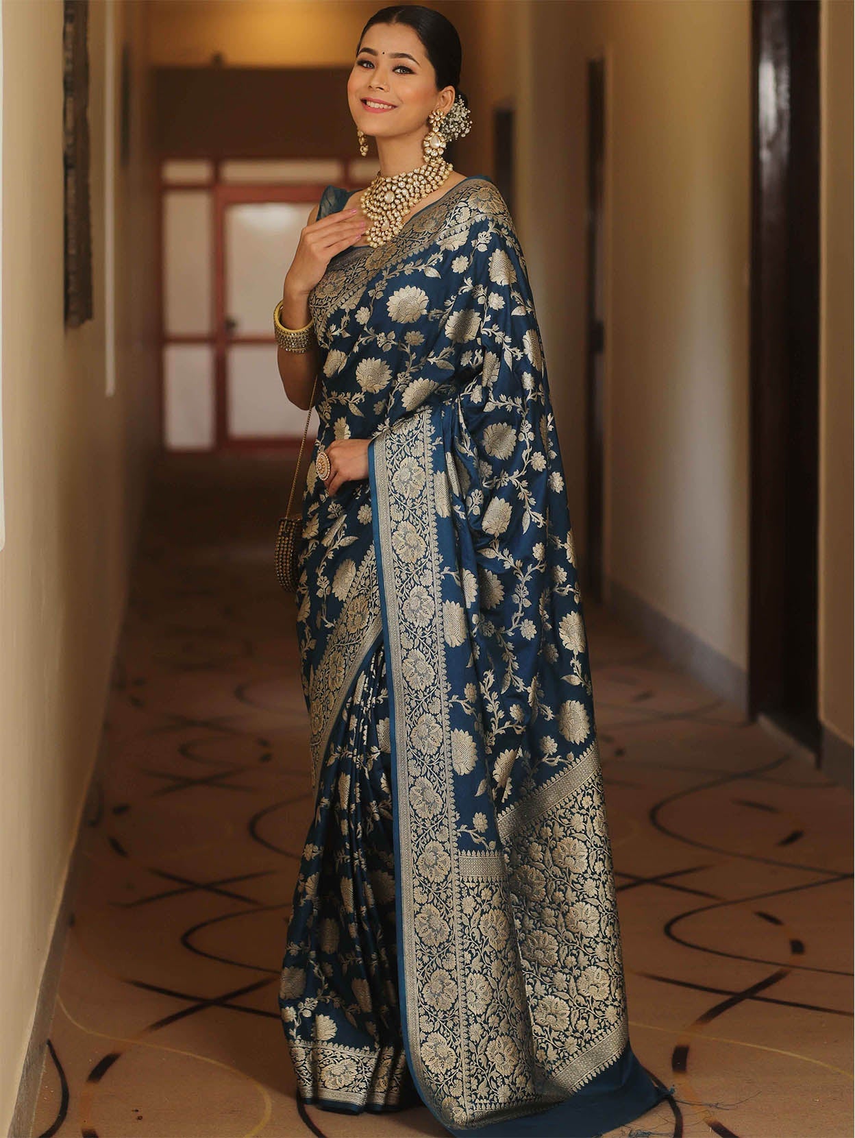 Charming Navy Blue Soft Silk Saree With Hypnotic Blouse Piece