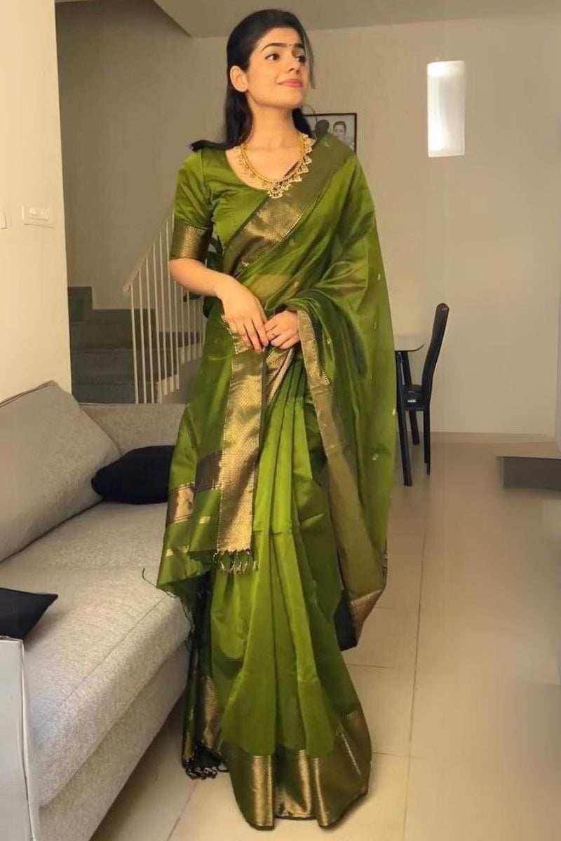 Flattering Green Cotton Silk Saree With Marvellous Blouse Piece