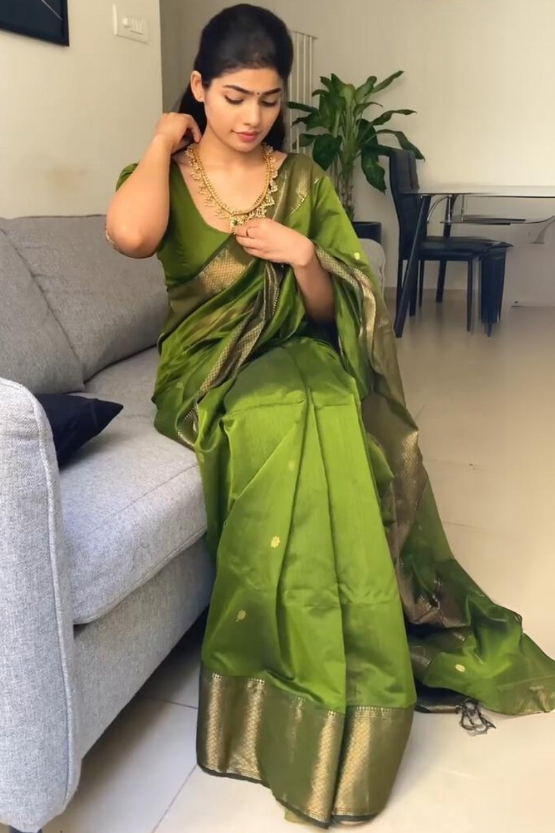 Flattering Green Cotton Silk Saree With Marvellous Blouse Piece