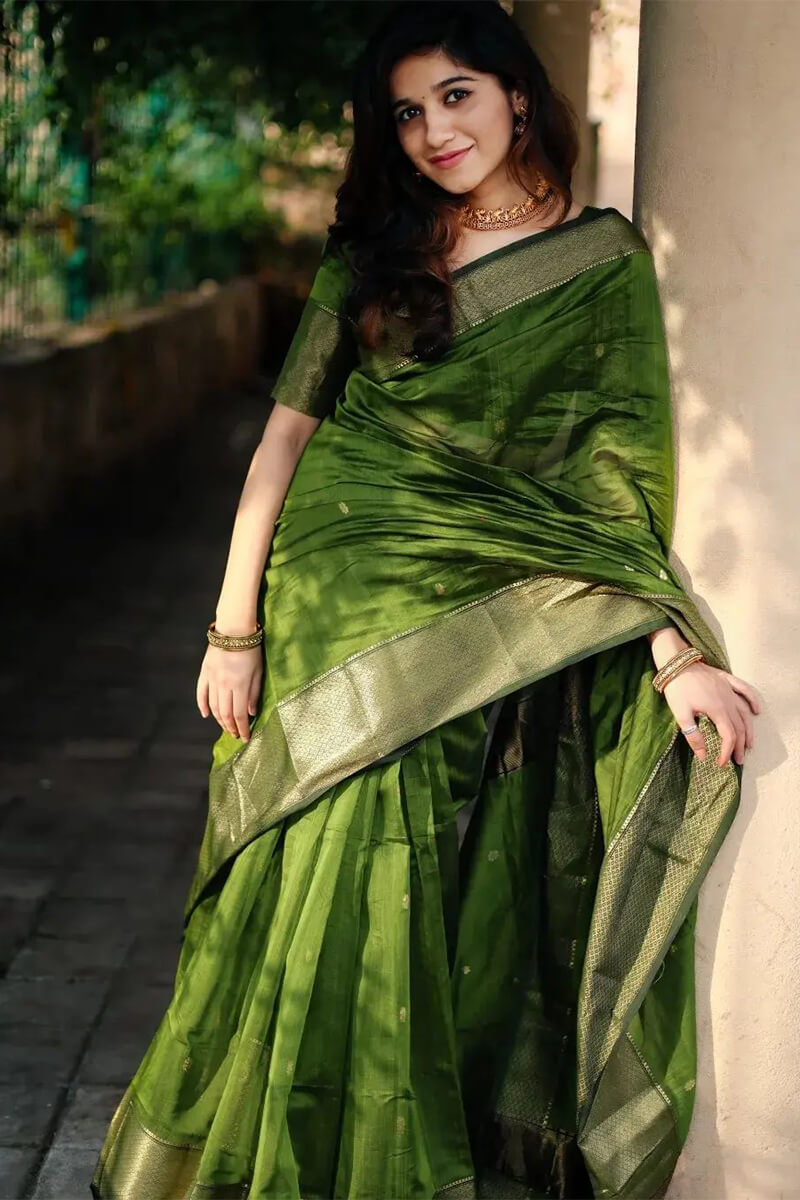 Unique Green Cotton Silk Saree With Gleaming Blouse Piece