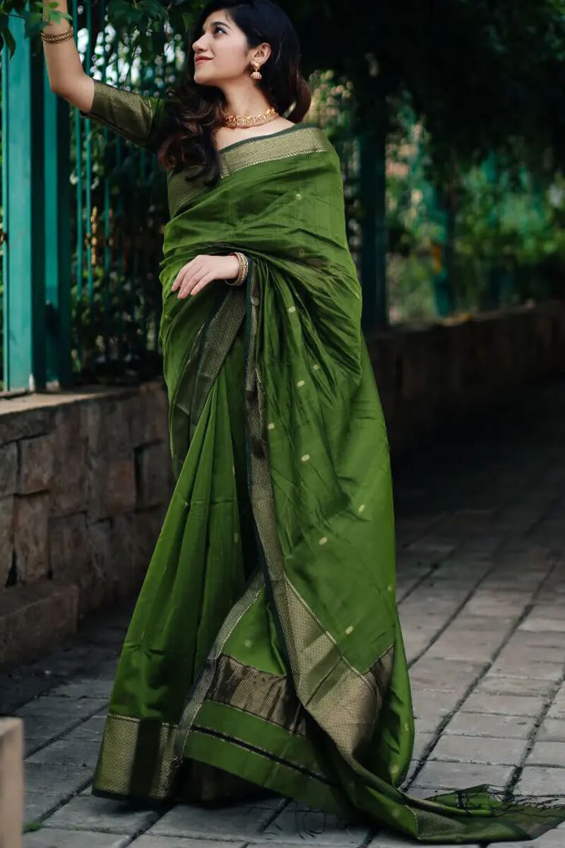 Unique Green Cotton Silk Saree With Gleaming Blouse Piece