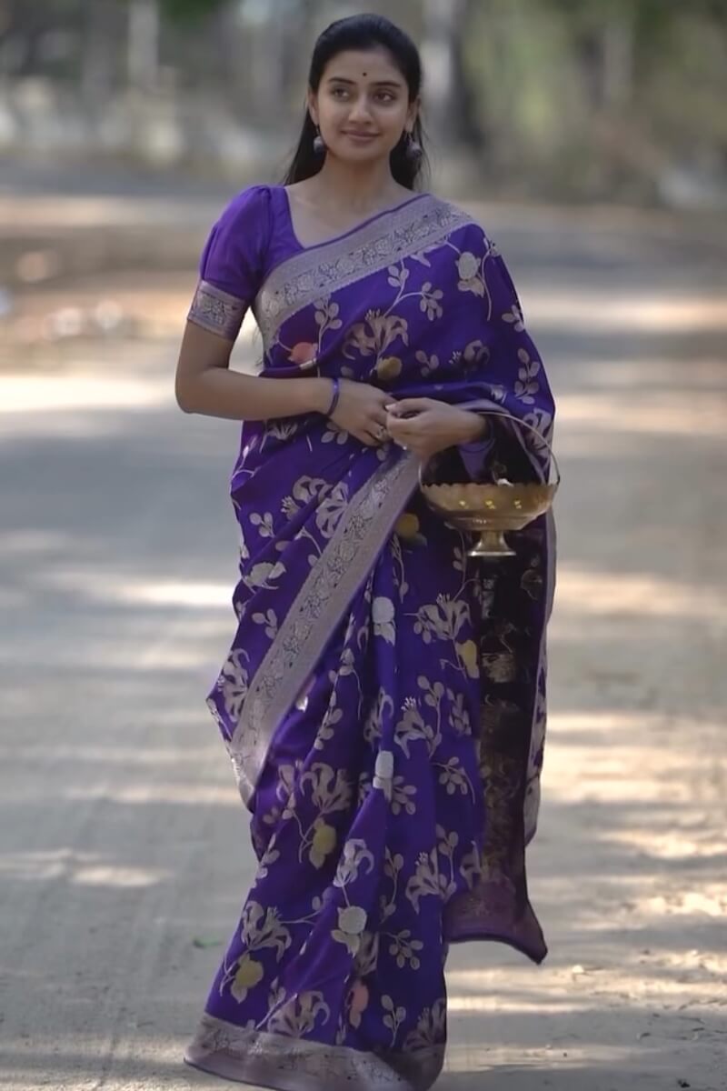 Opulent Purple Soft Silk Saree With Desirable Blouse Piece