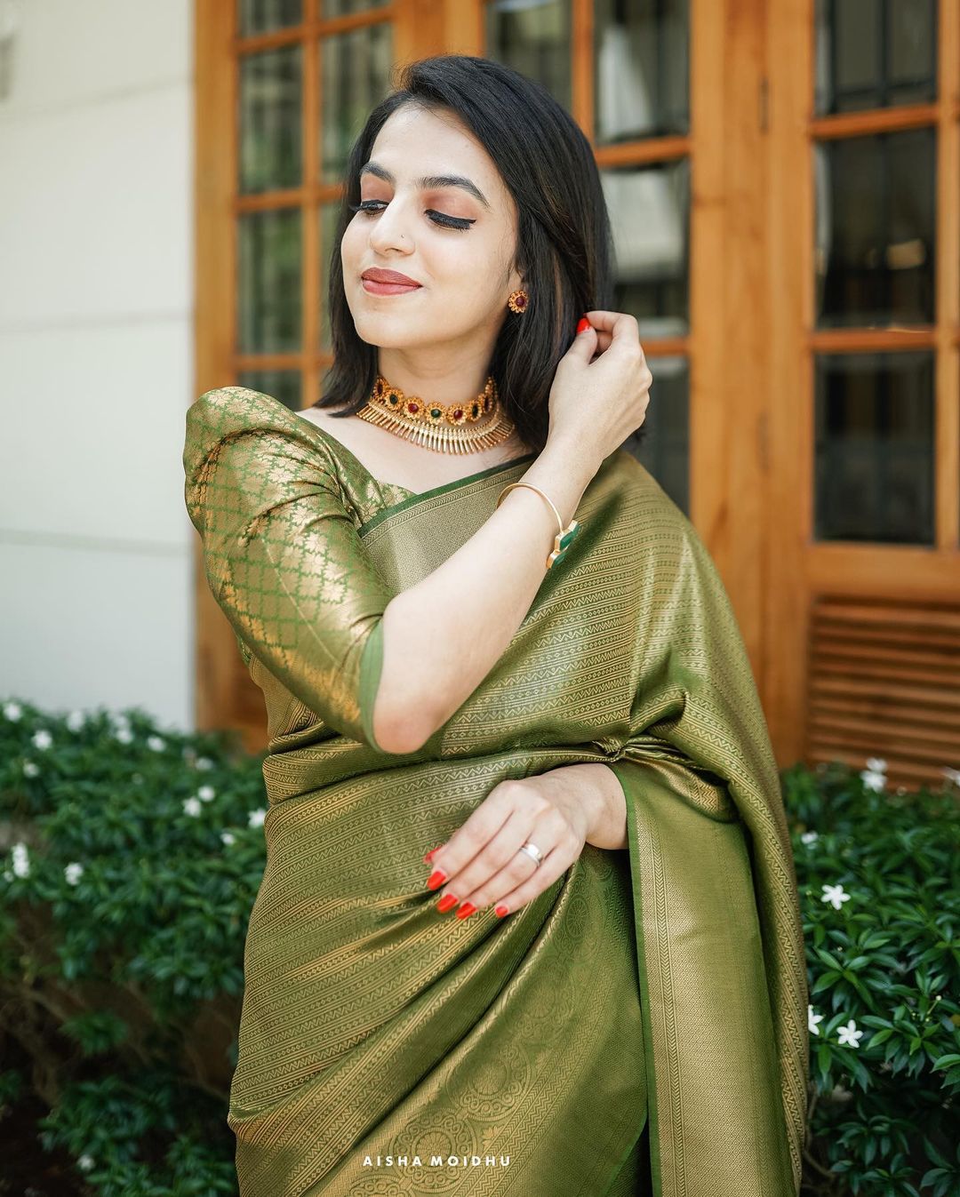 Smashing Green Soft Silk Saree With Radiant Blouse Piece